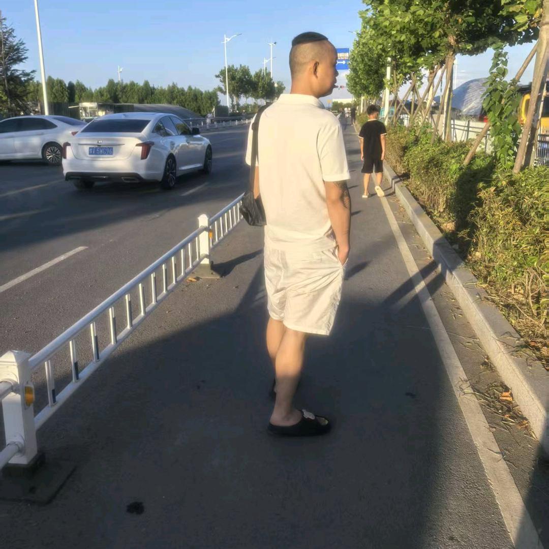 A市😀小张