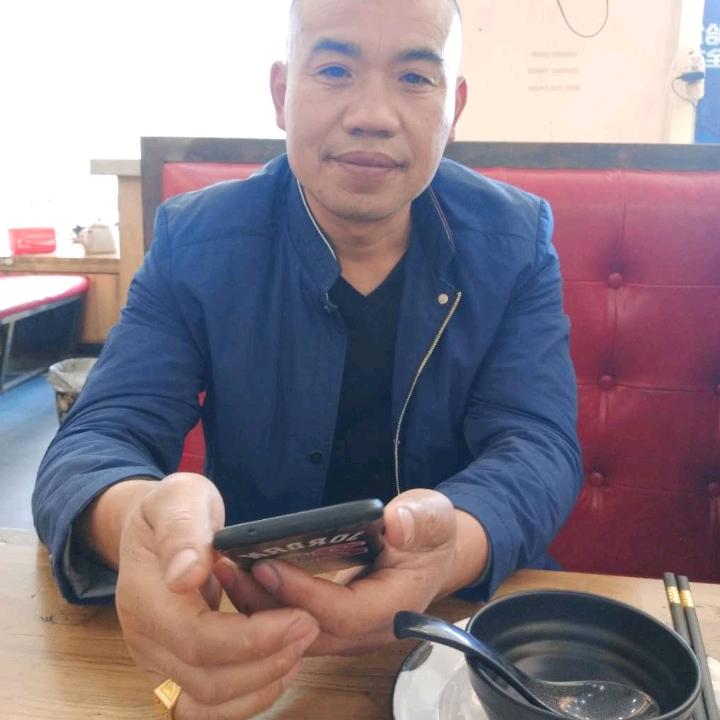临泉静哥通顺卷闸门业