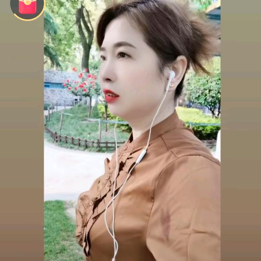 中午的太阳。