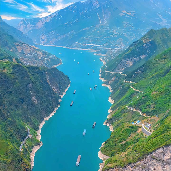 轻舟已过万重山