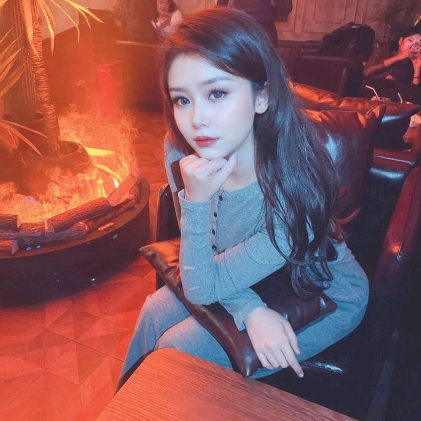 民信服公司010号主播吐西看