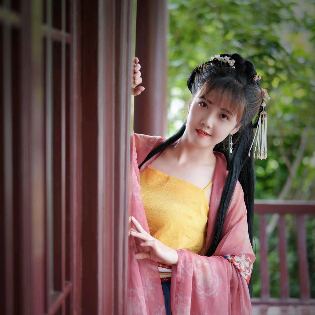 薄玉嬛