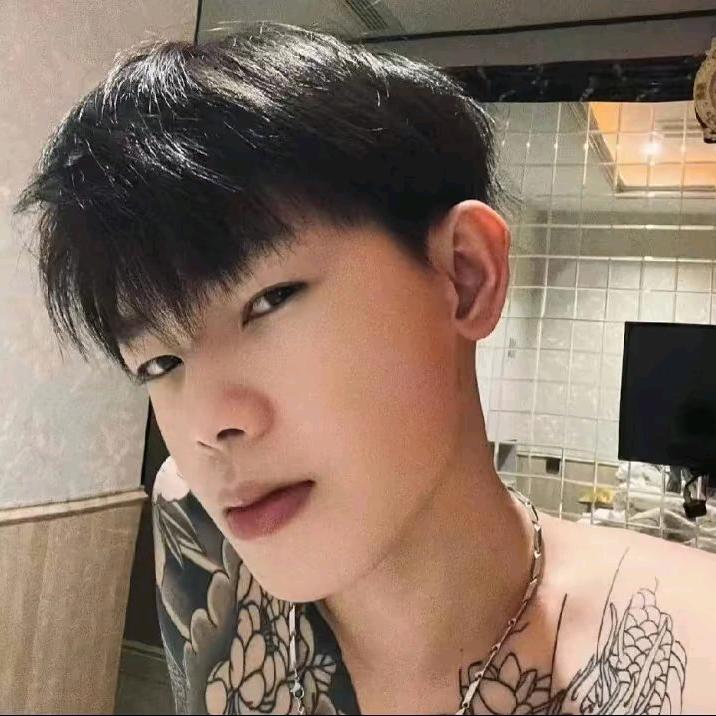 小美有点小帅