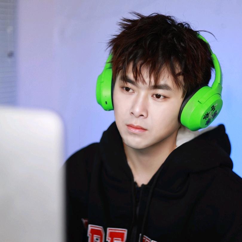 💋᭄ℒ✓故人ꦿྀི故事ᦗ࿐