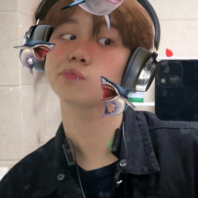 手指舞小老师。