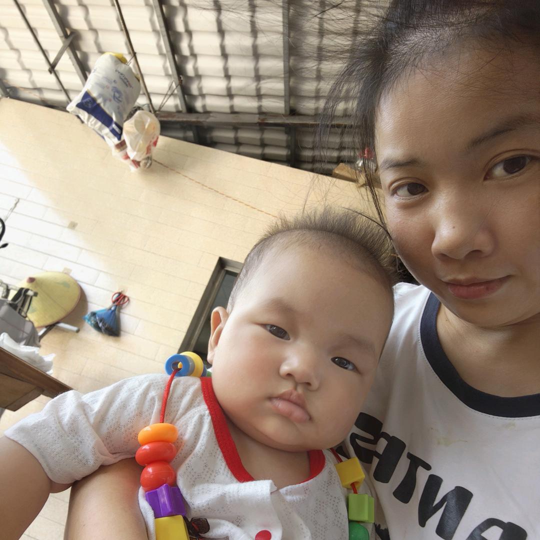 小彤彤麻麻，（7月龄）