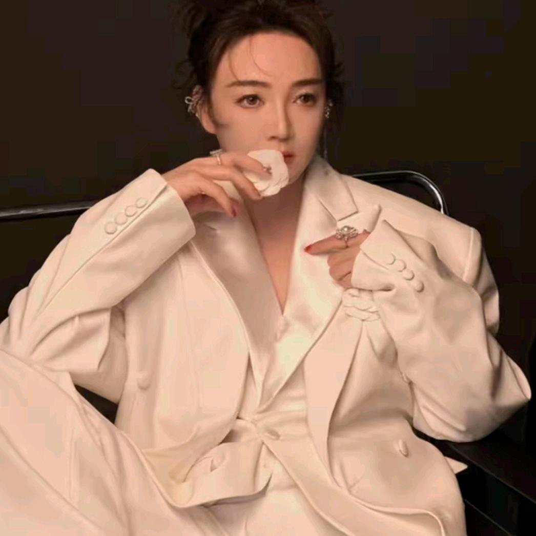 莉莉丝穿搭