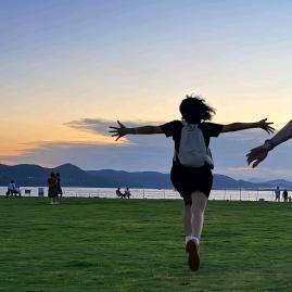 小喵不在庙庙在屋里超可爱