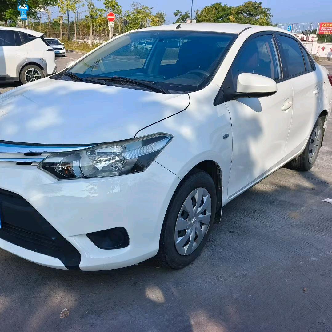 信鑫二手车易姐