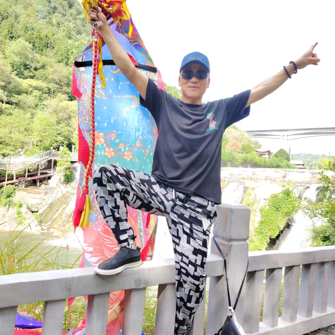 贵州毕节舞龙人