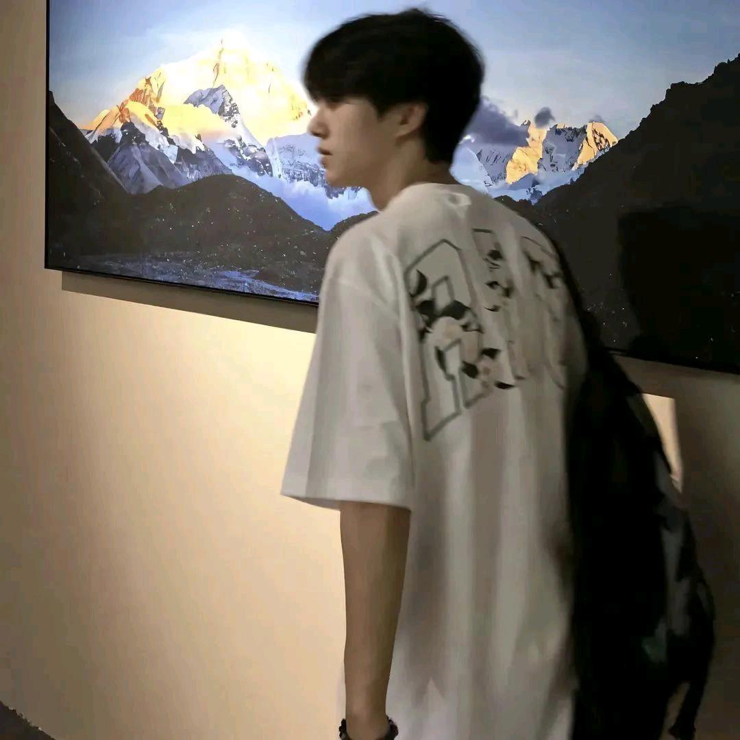 多次拒绝邓紫棋