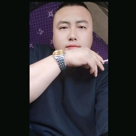 正在努力奋斗的80后
