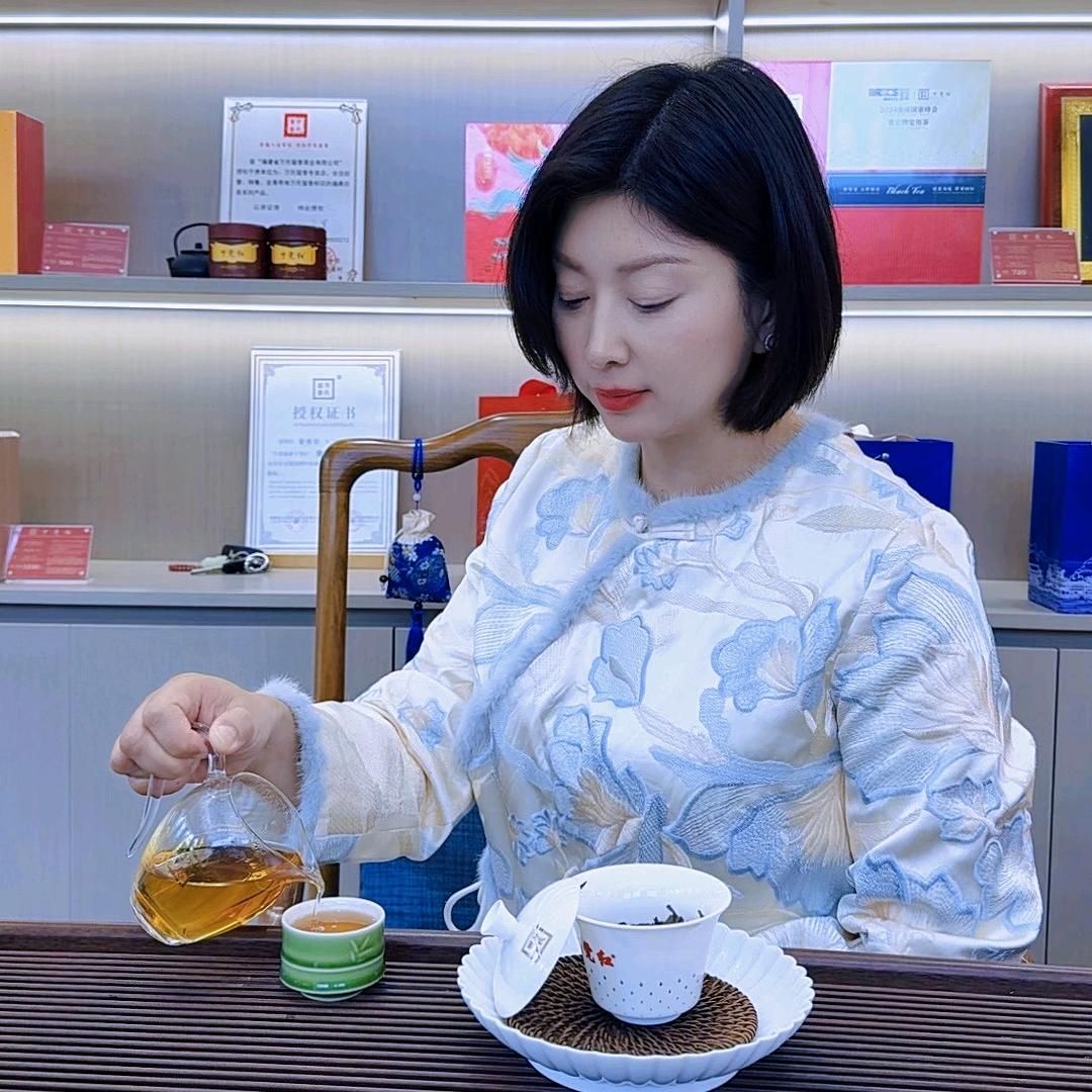 万氏留香福鼎白茶下党红驻马店店