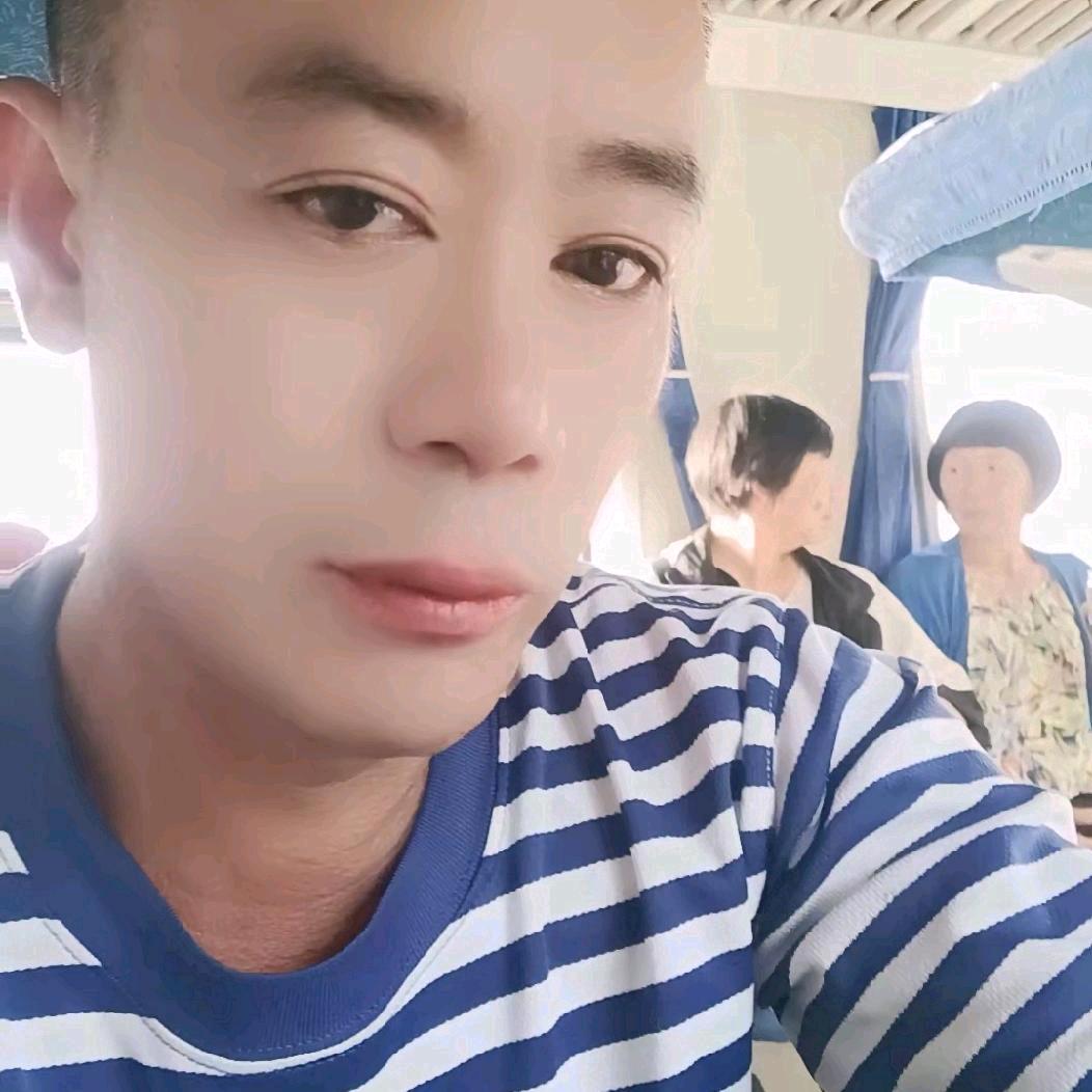 我爱如梦。