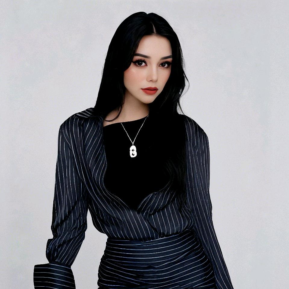 菲萝拉女装👗