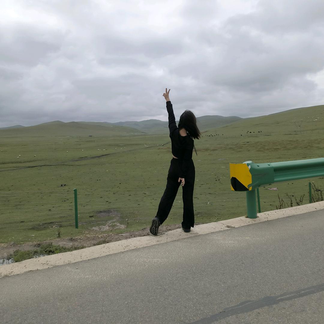 不是在跑调就是在跑调的路上