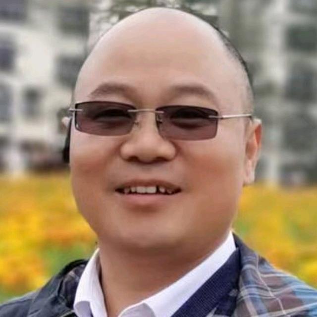 盟博先生