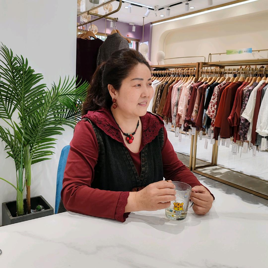 饶埠红尚明都女装