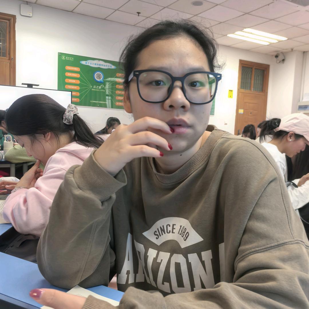 爱吃肉的芸