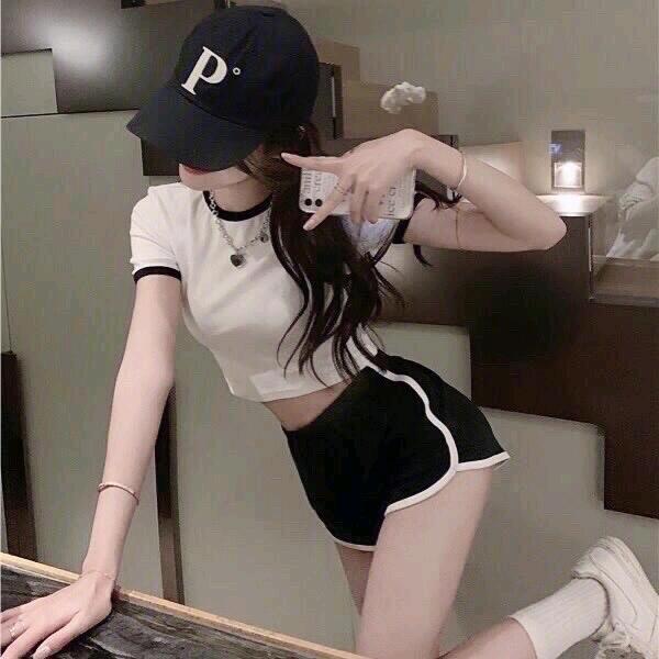 阁中月