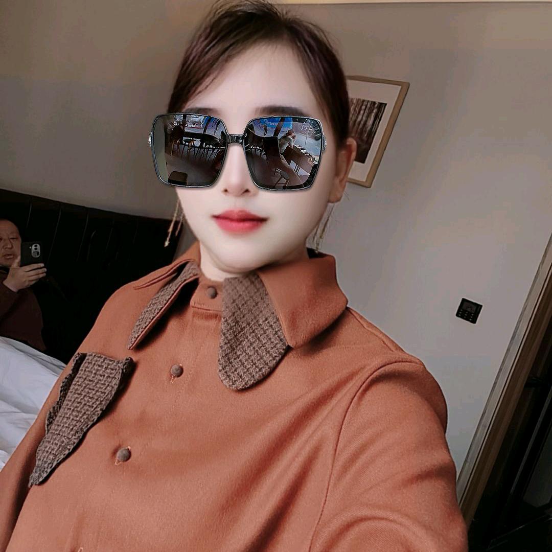 幸福开心的女人