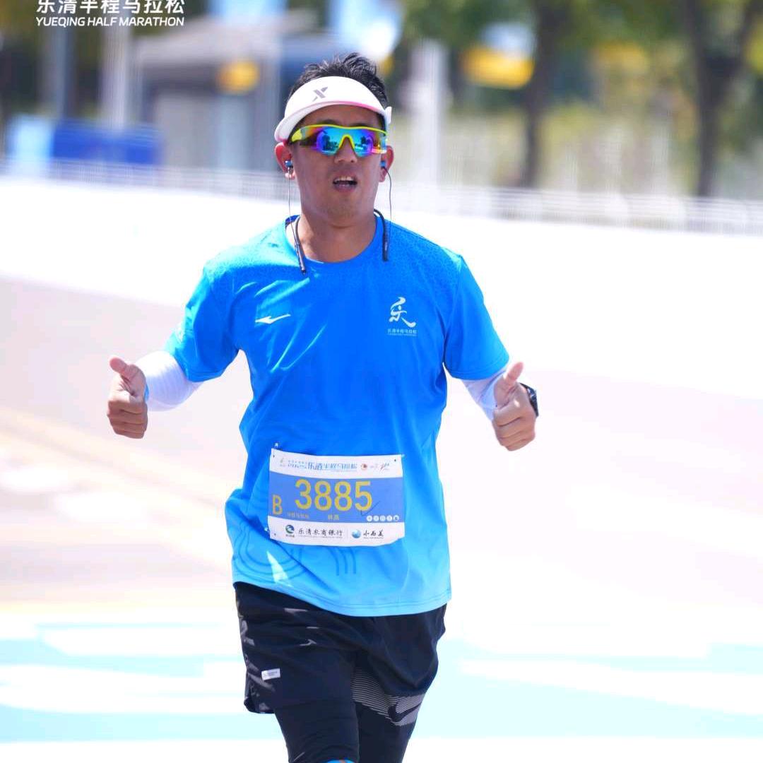 爱跑马的小浮生