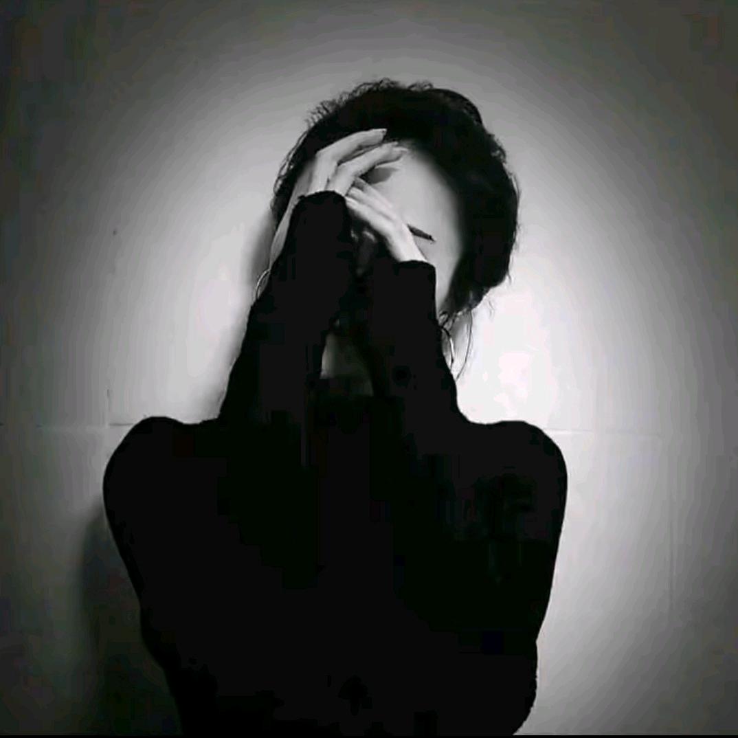 秋月（ಡ᎔ಡ)💃🏻