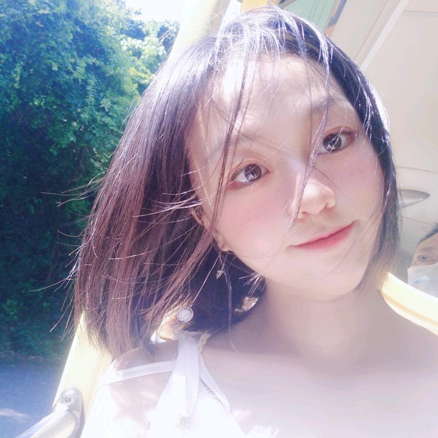 是丽丽吖