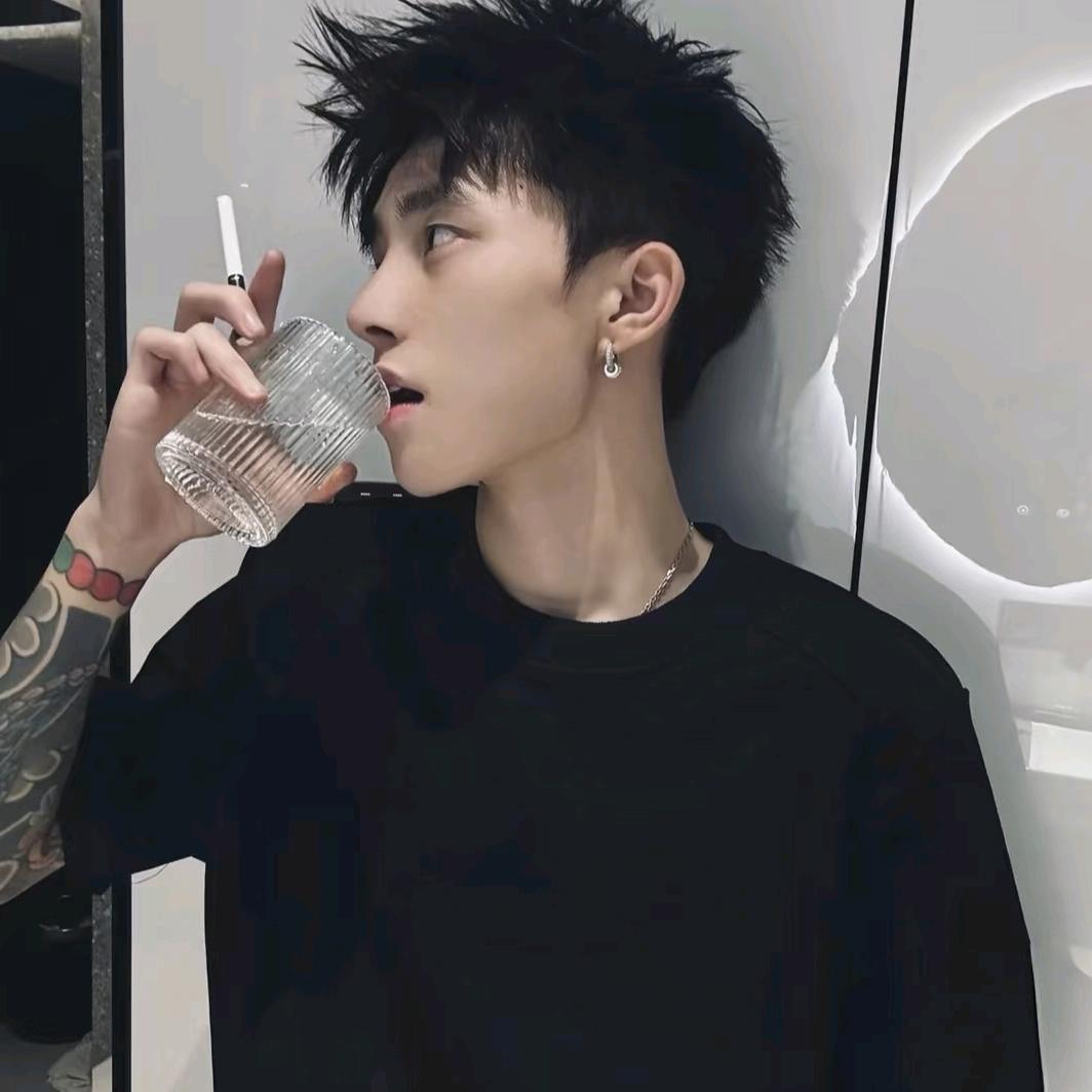 W.楠
