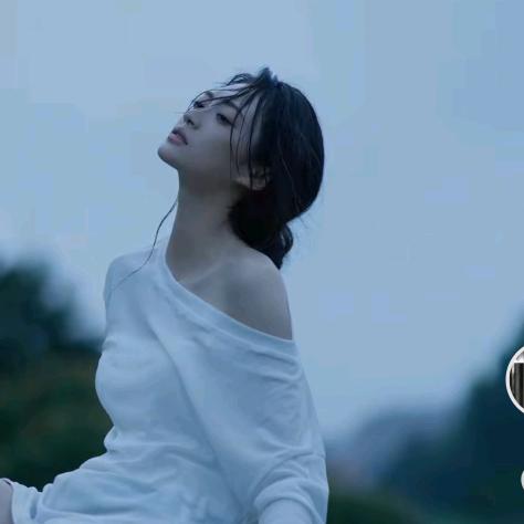 被伤过的人，还能爱谁。