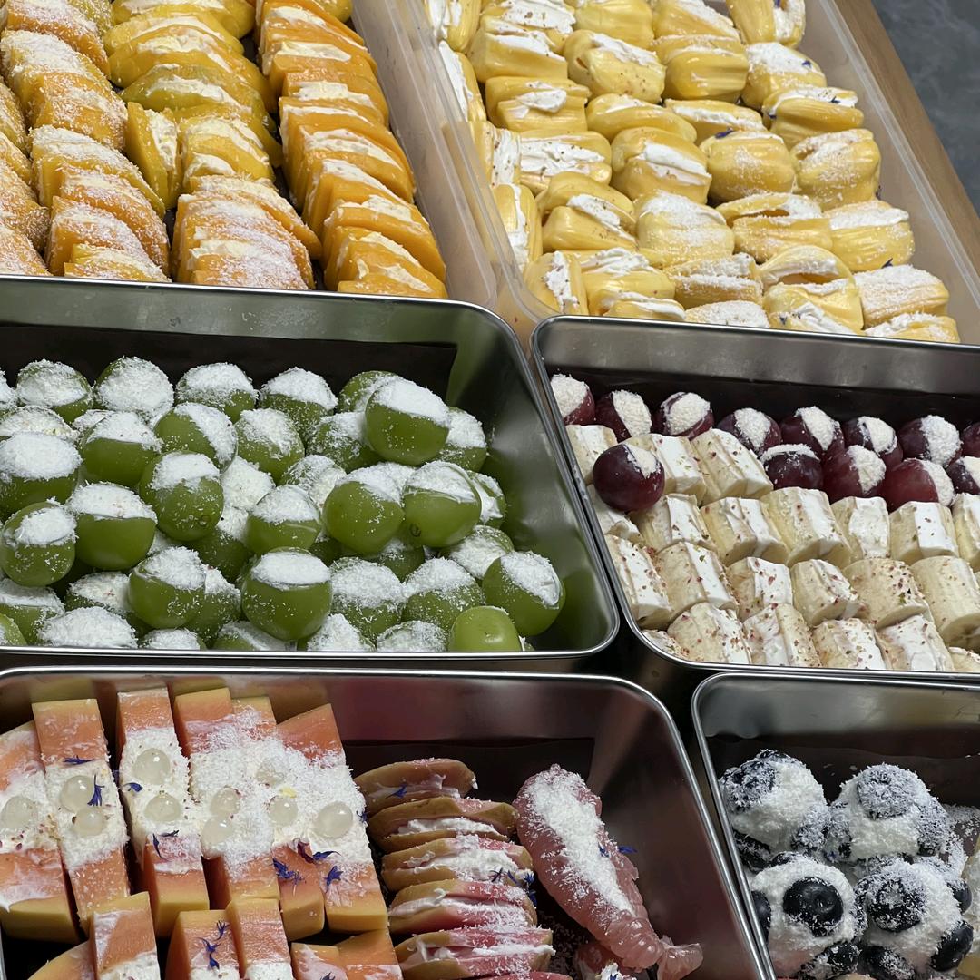 水果夹酸奶修猫小摊