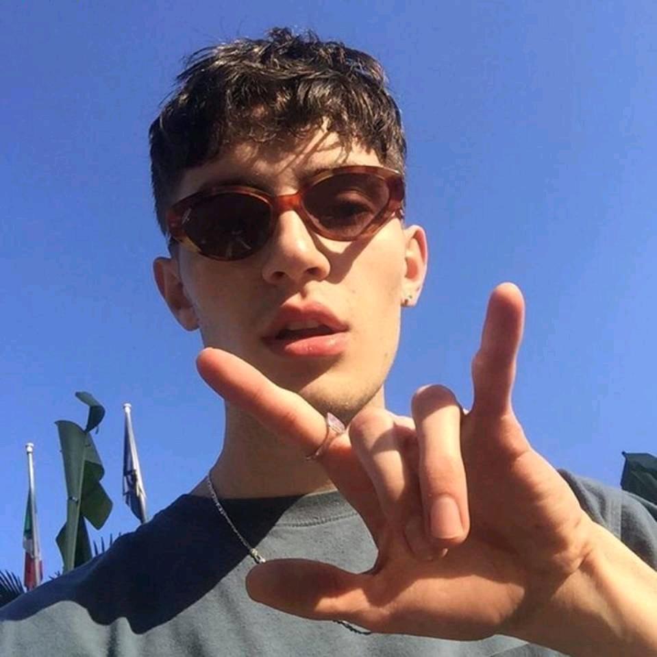 L-.