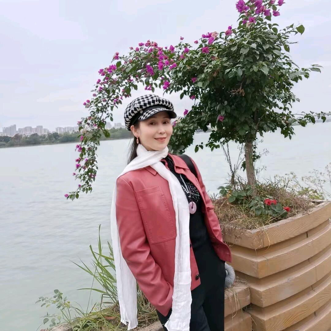 乐悠浅吟