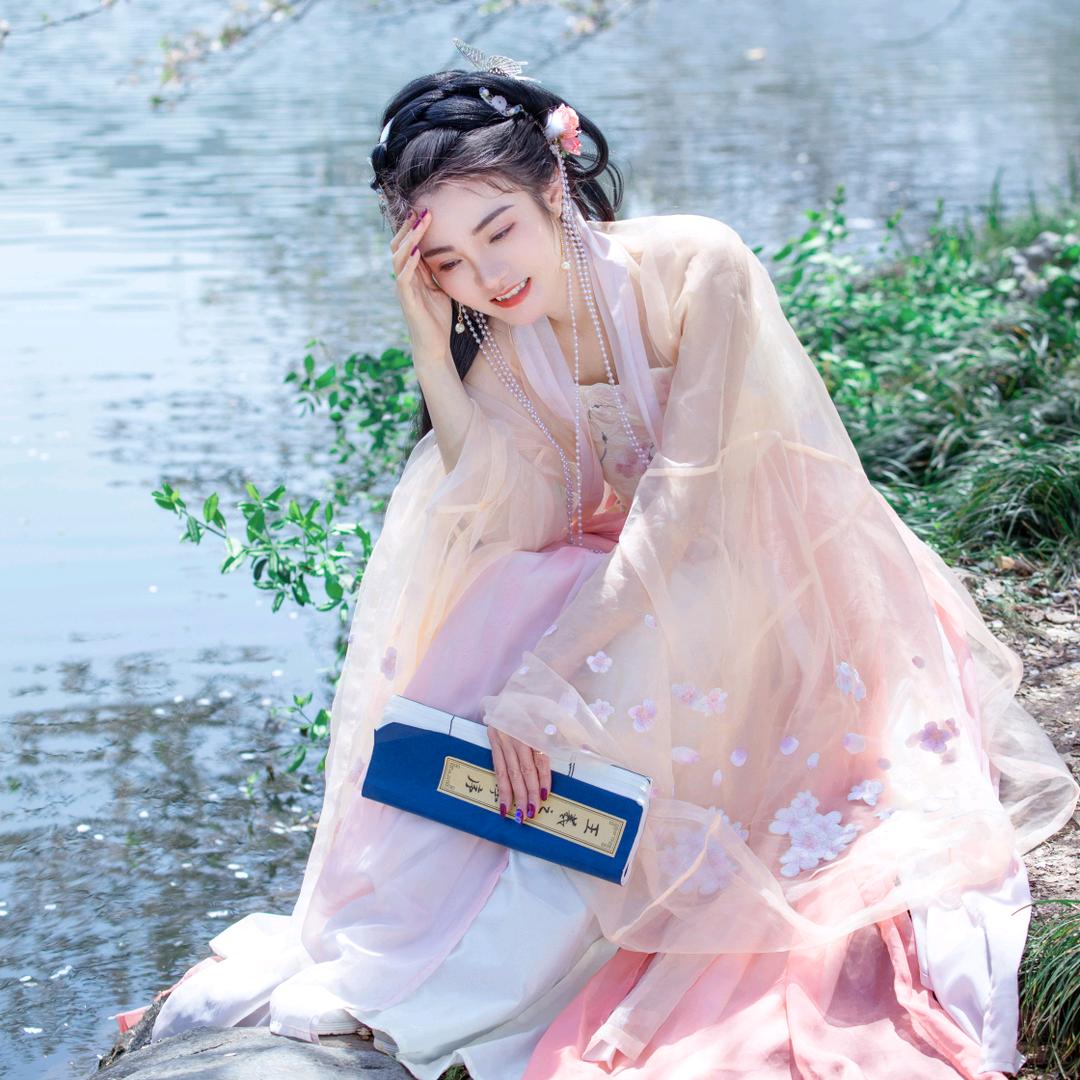 YIQI汤燕燕