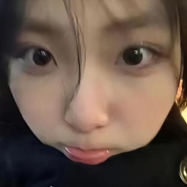 笑笑^