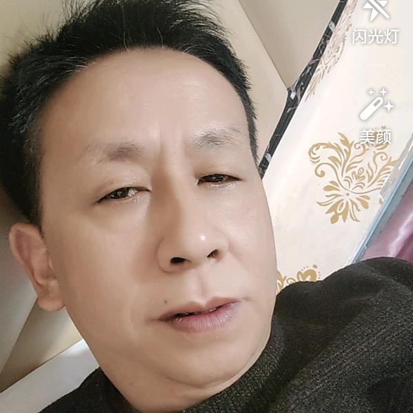 一只孤独的🦅