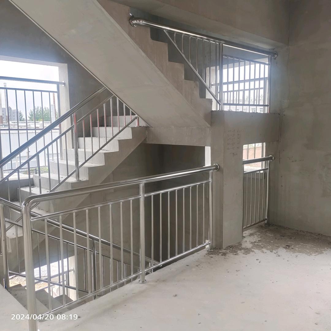 A不锈钢楼梯扶手，阳台护栏，空调罩