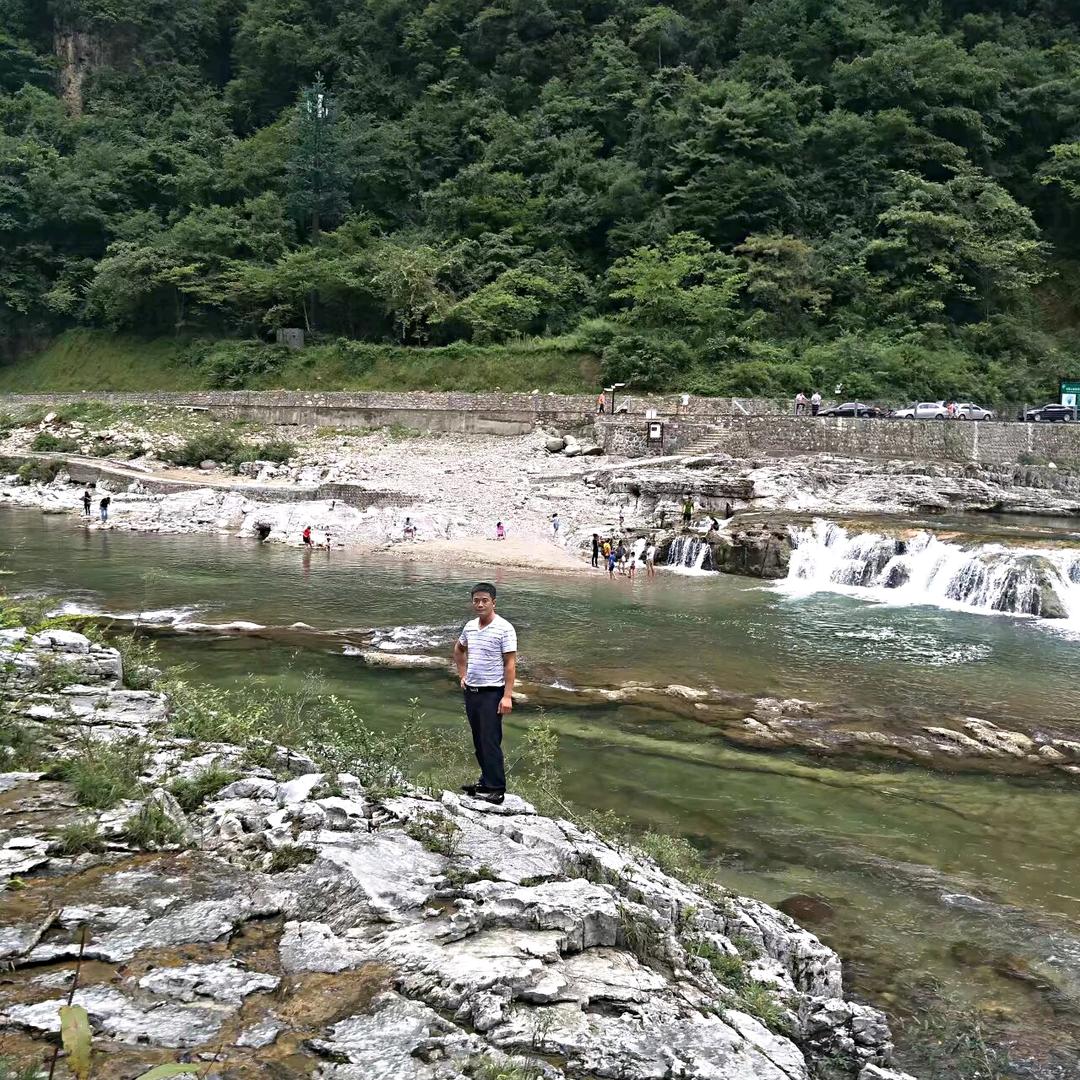 狂野帅哥