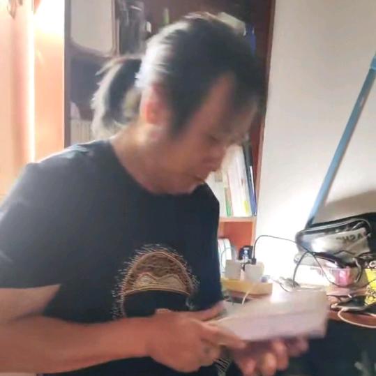 狗皮哥，肚肚，