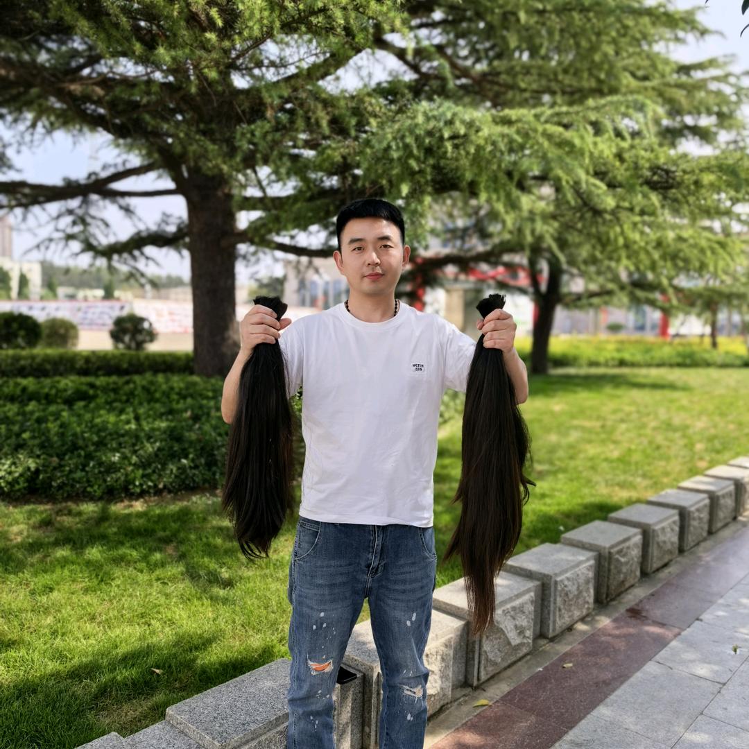 胡斌收长头发