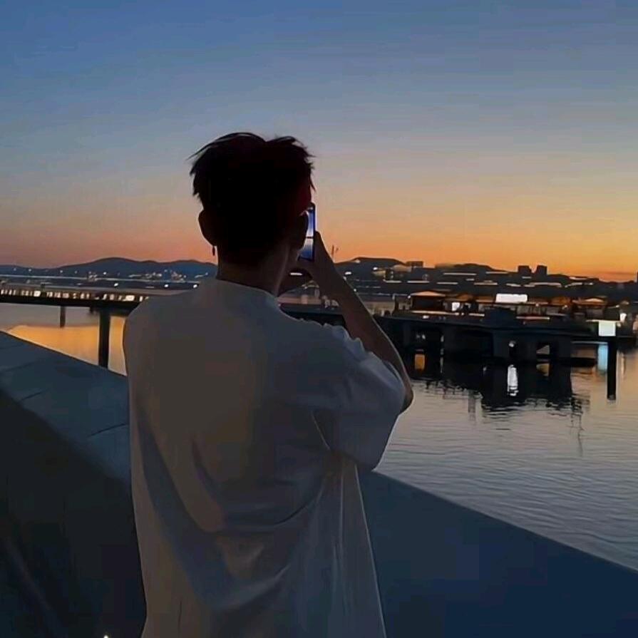 山满雾.
