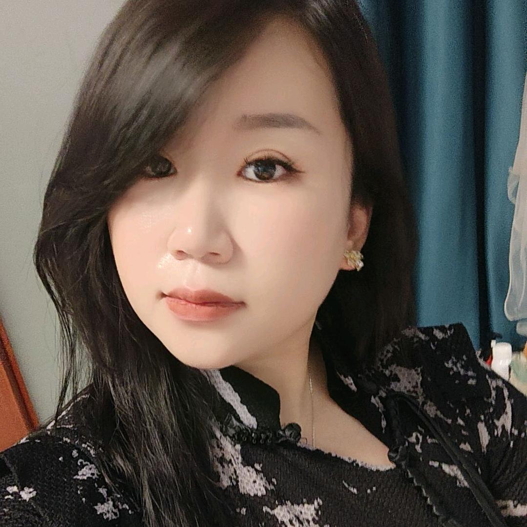 邯郸小娟（妃漾迷不脱妆粉底液）