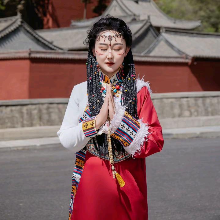 小邓日记（橱窗已开价）