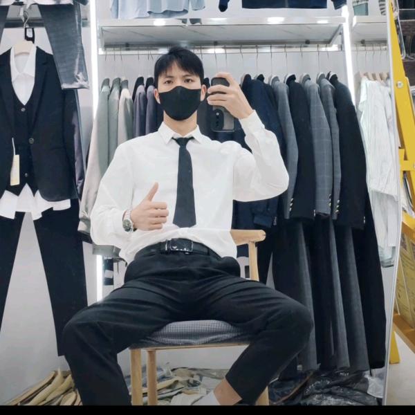 贞丰龙场（爱依尚～依品优+）男女装集合店