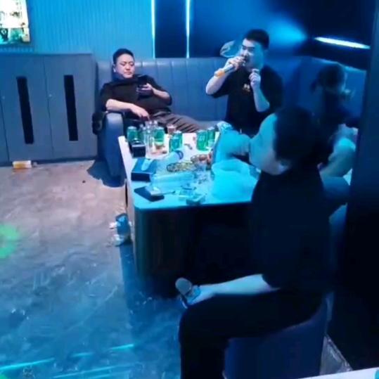 一个小伍金
