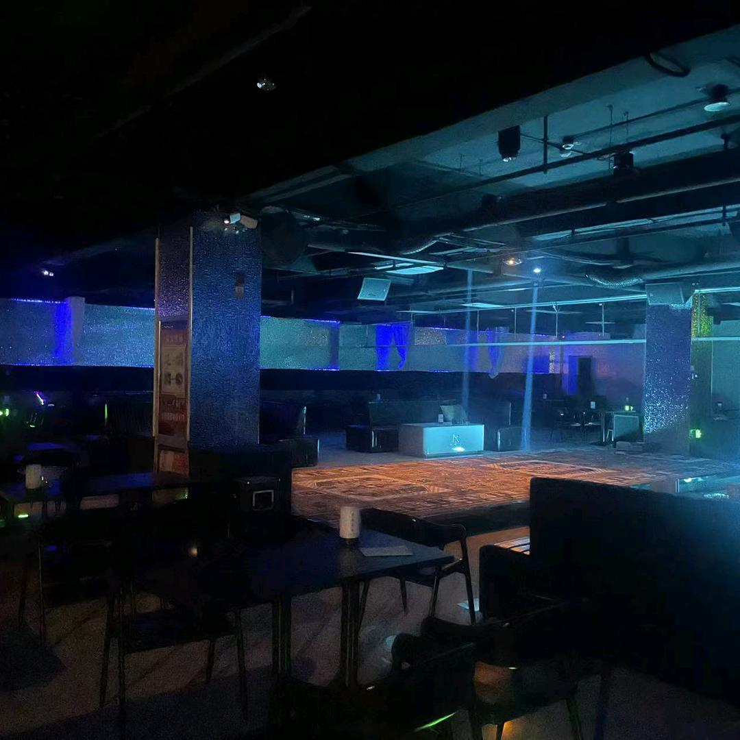 深夜无忧酒吧大可