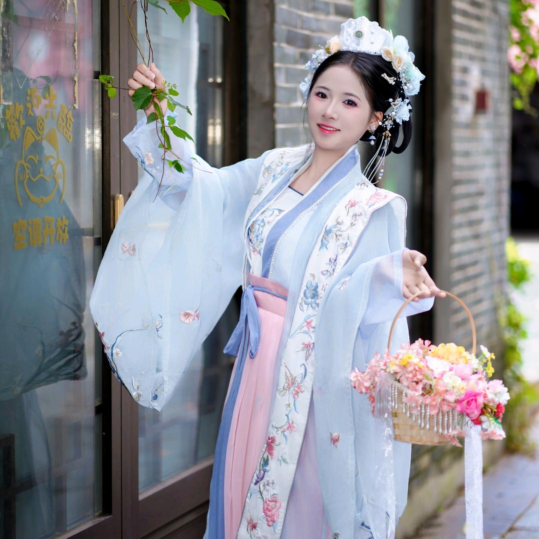 🦋এ᭄阿萍