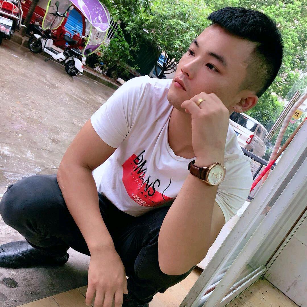 开半挂车的小伙子（不要连赞）