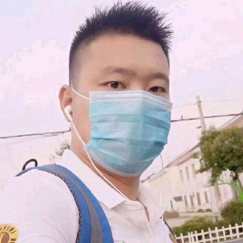 我携满天星辰赠予你，仍觉满天星辰不及你