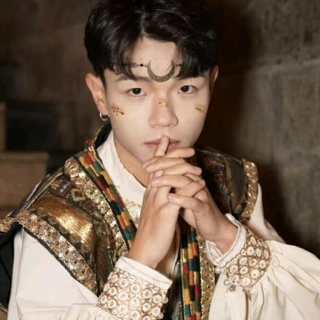 成都网约车唐眼镜